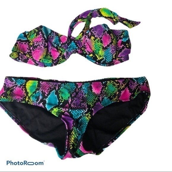 smart & sexy Other - Color snakeskin print underwire‎ bikini with skirt Sz Small